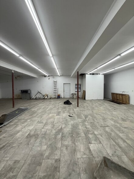 201-205 Broad St, Staten Island, NY for lease - Interior Photo - Image 3 of 7