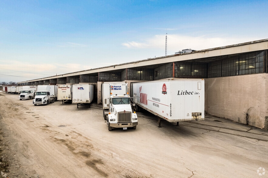 5675 Boul des Grandes-Prairies, Montréal, QC for lease - Building Photo - Image 3 of 5