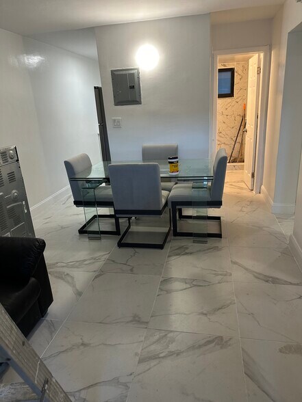 7509 NE 3rd Ave, Miami, FL à vendre - Photo du bâtiment - Image 3 de 13