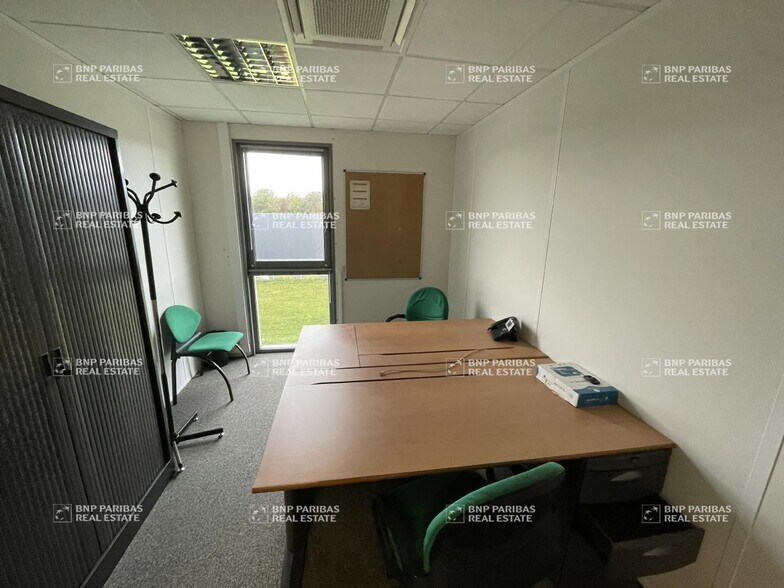 Office in Maxéville for lease - Interior Photo - Image 3 of 12