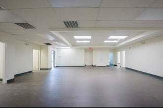 3935 Hartsdale Dr, Houston, TX for lease Interior Photo- Image 2 of 12