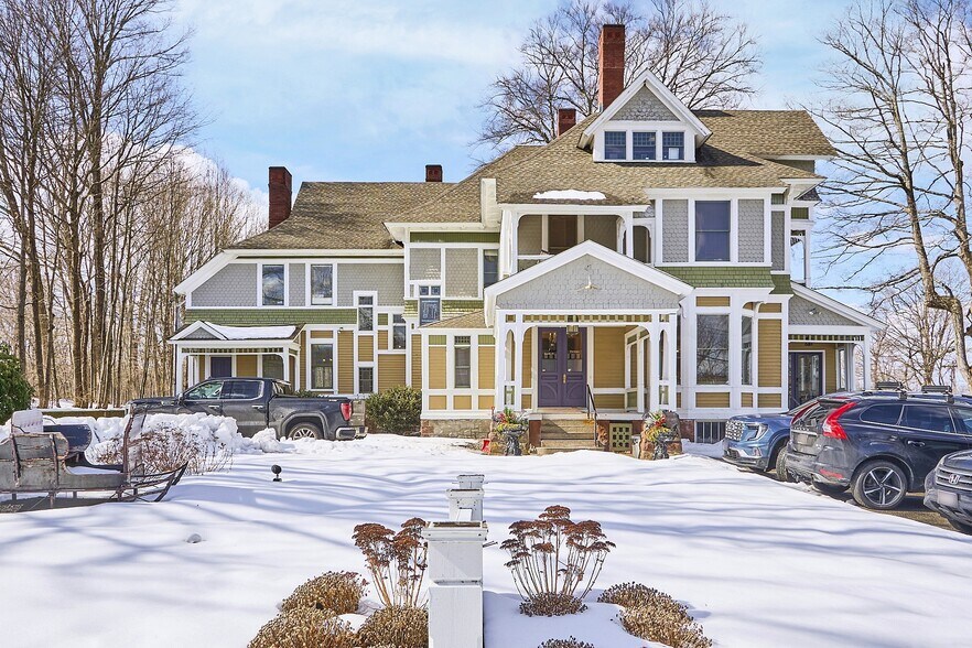 2 South St, Grafton, MA à vendre - Photo du bâtiment - Image 2 de 44