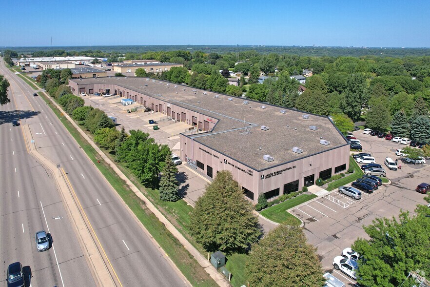 1800 Cliff Rd E, Burnsville, MN à louer - Aérien - Image 2 de 4