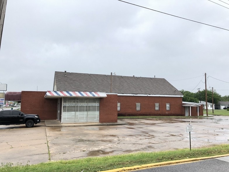 5900 S Pennsylvania Ave, Oklahoma City, OK for lease - Building Photo - Image 3 of 15