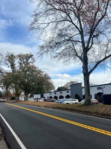 6270 McDonough Dr, Norcross, GA for lease - Building Photo - Image 3 of 7