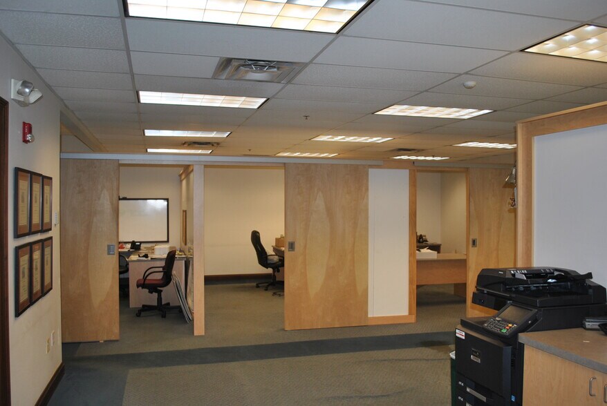 1361 E 55th St, Cleveland, OH à vendre - Photo du bâtiment - Image 2 de 7