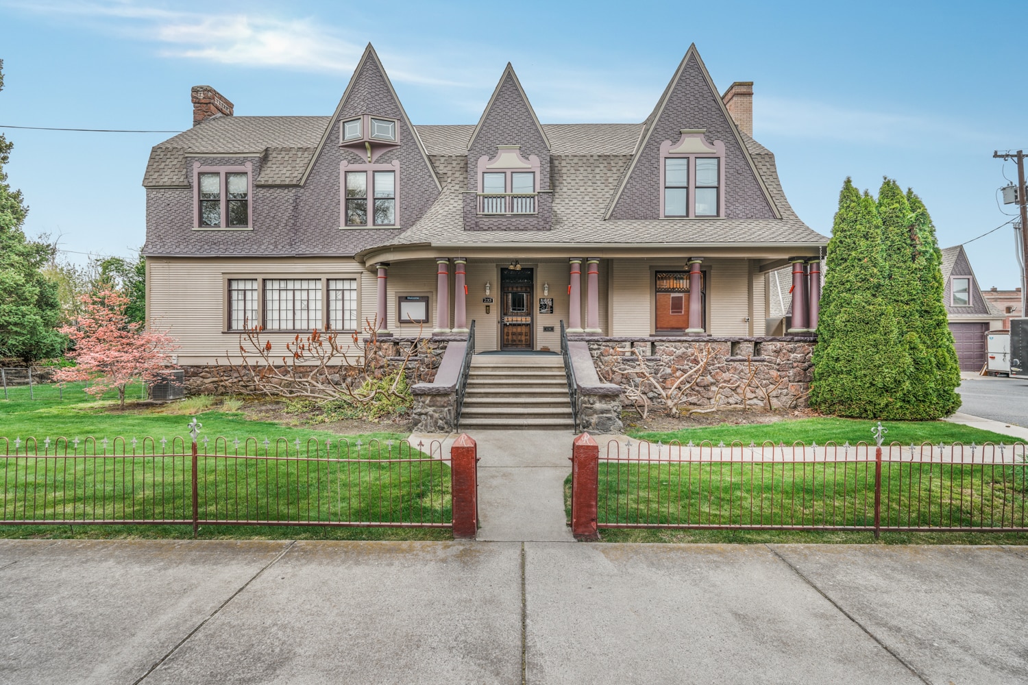 233 SE 4th St, Pendleton, OR à vendre Photo principale- Image 1 de 45