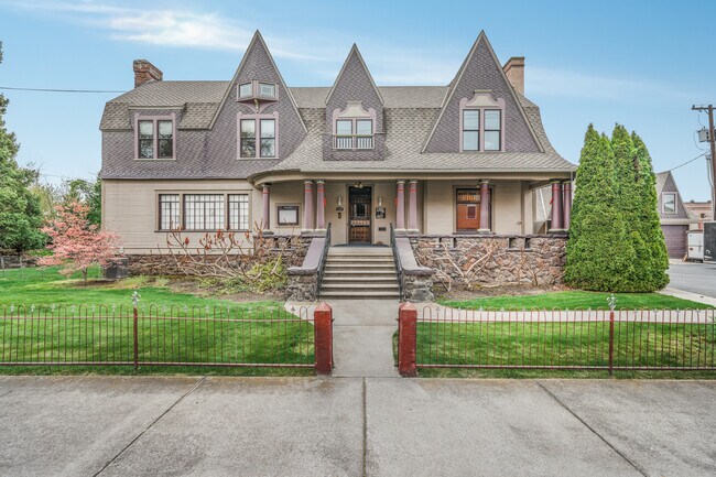 Plus de détails pour 233 SE 4th St, Pendleton, OR - Commerce de détail à vendre