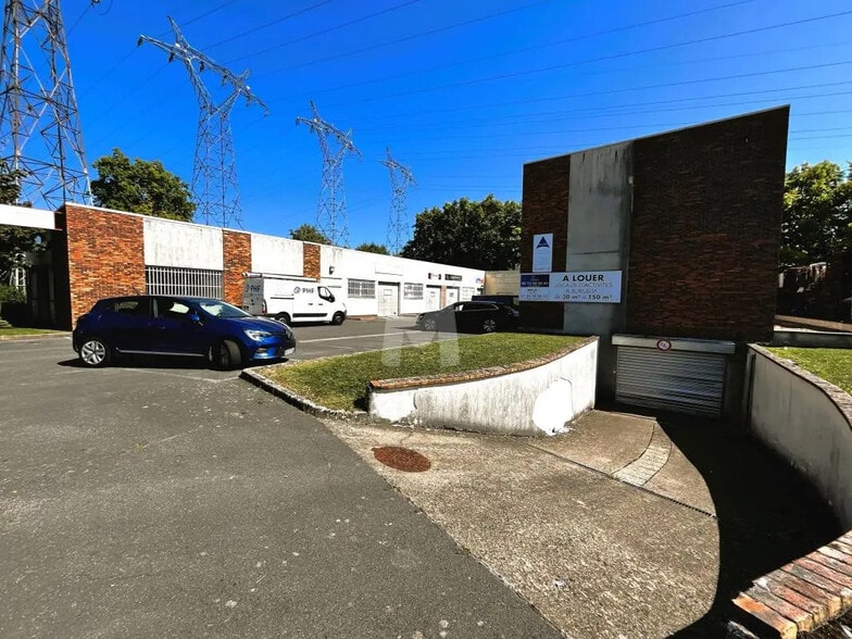 Office in Lisses for lease - Building Photo - Image 1 of 5