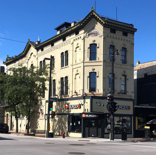 1001 N Old World Third St, Milwaukee, WI for sale - Building Photo - Image 1 of 1