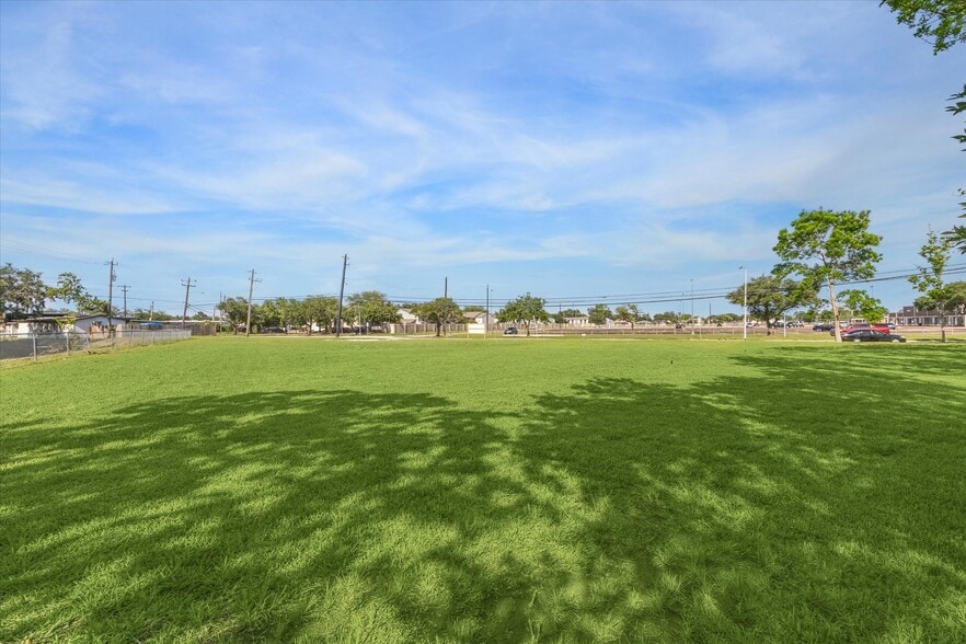 0 Beamer, Houston, TX à vendre - Photo du bâtiment - Image 3 de 14