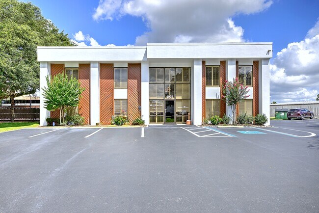Plus de détails pour 4927 Southfork Dr, Lakeland, FL - Bureau à vendre