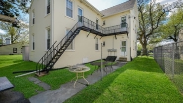 421 Otter St, Bristol, PA à vendre - Photo du bâtiment - Image 2 de 3