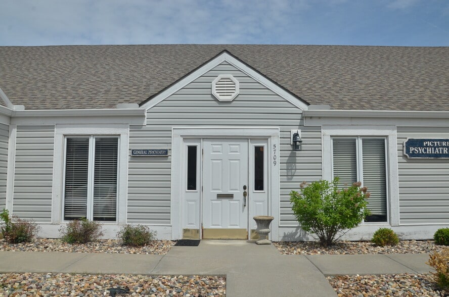 5703-5713 NW 64th Ter, Kansas City, MO for sale - Building Photo - Image 3 of 5