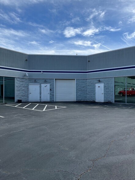 300 Chastain Center Blvd, Kennesaw, GA à louer - Photo du bâtiment - Image 3 de 10