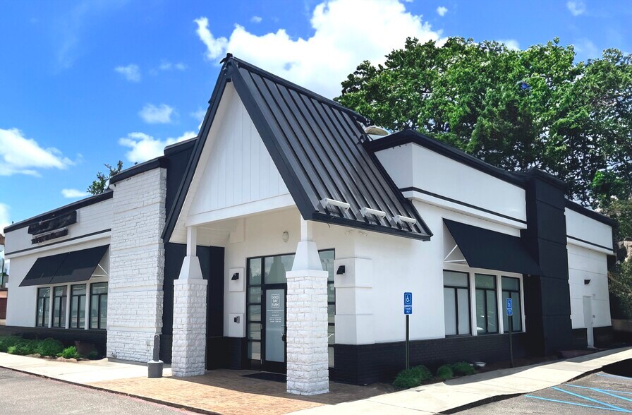 Retail Opportunity portefeuille de 2 propriétés à vendre sur LoopNet.ca - Photo du bâtiment - Image 3 de 5