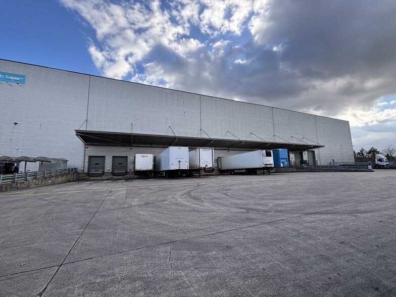 Deer Park Rd, Northampton for lease - Building Photo - Image 3 of 3