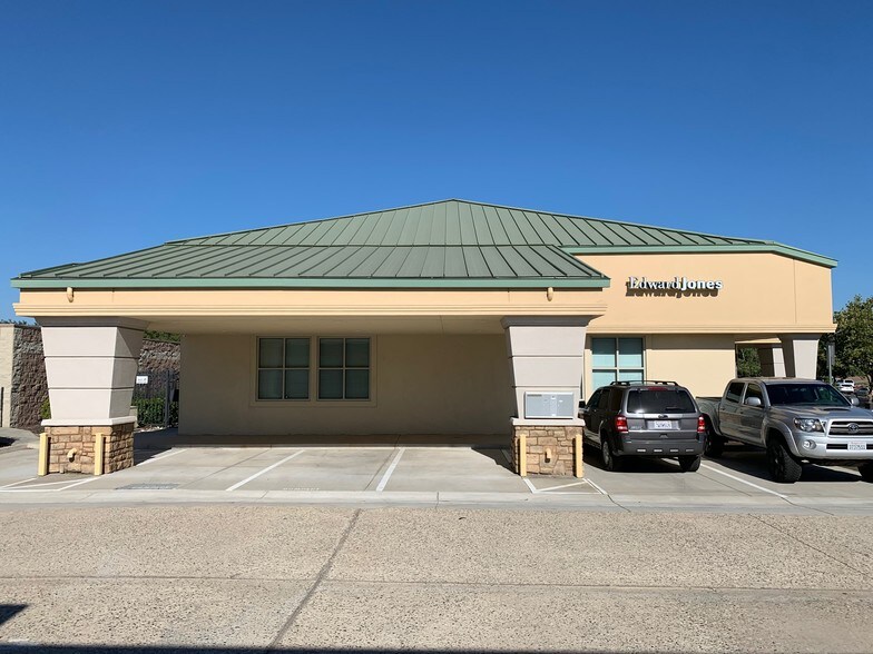 4275 Rocklin Rd, Rocklin, CA à louer - Photo du bâtiment - Image 2 de 4