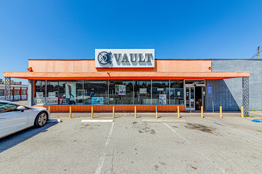 333 S Brookhurst Rd, Fullerton, CA à vendre - Photo du bâtiment - Image 1 de 44