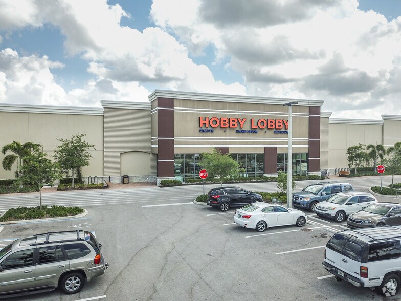 9955 Triangle Blvd, Naples, FL à vendre - Photo du bâtiment - Image 1 de 8