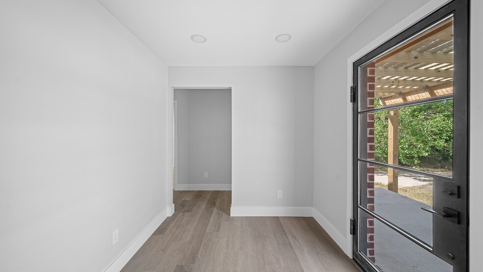 2209 Highway 3, Dickinson, TX for sale - Interior Photo - Image 2 of 32