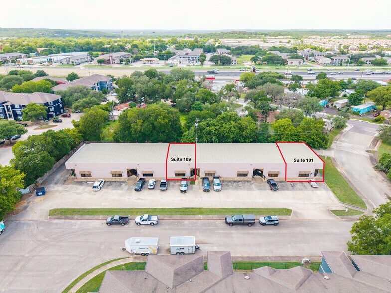 1405 United Dr, San Marcos, TX à louer - Photo du bâtiment - Image 1 de 1