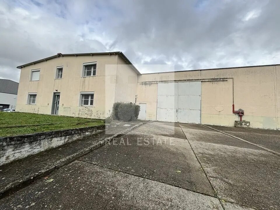 17 Avenue Des Catelines, Saint-Laurent-de-Mure for lease Building Photo- Image 1 of 14