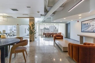 1680 Meridian Ave, Miami Beach, FL à louer Photo intérieure- Image 1 de 17
