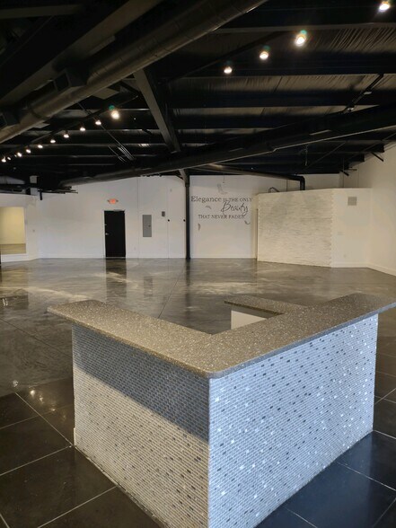 1780 S Nova Rd, Daytona Beach, FL à vendre - Photo intérieure - Image 2 de 4