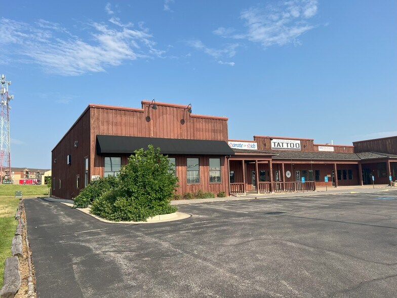 5955 Mt Rushmore Rd, Rapid City, SD à louer - Photo du bâtiment - Image 1 de 11