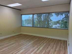 11615 Forest Central Dr, Dallas, TX for lease Interior Photo- Image 2 of 5