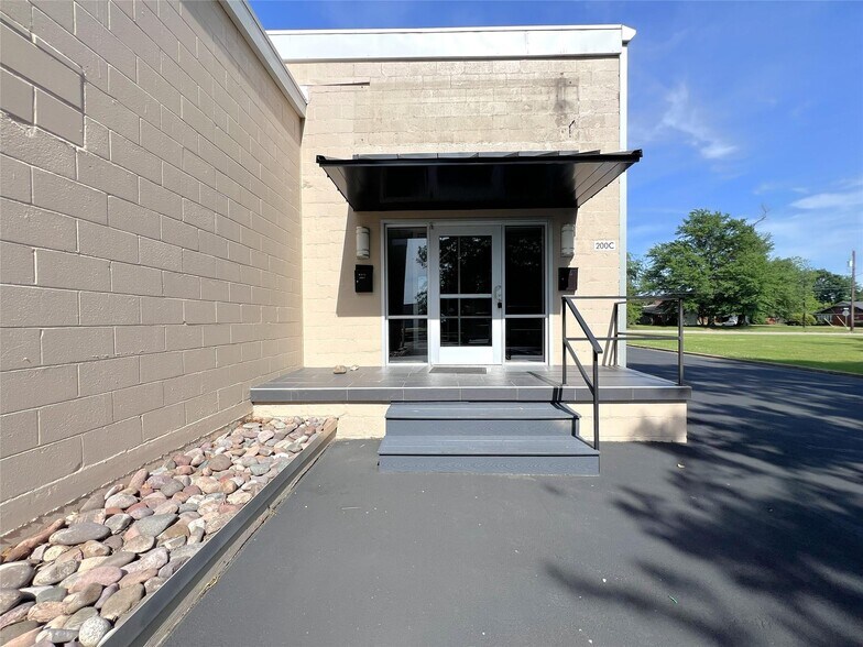 200 Shannon Rd W, Sulphur Springs, TX à louer - Photo du bâtiment - Image 2 de 12
