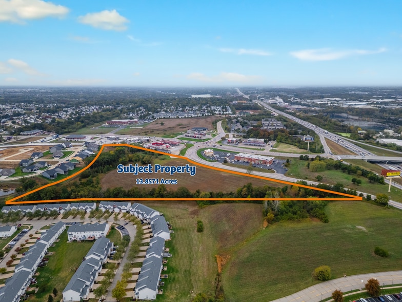 9550 Veterans Memorial Pky, O'Fallon, MO à vendre - Photo du bâtiment - Image 2 de 4