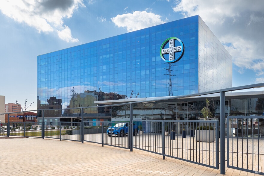 Avinguda Baix Llobregat, Sant Joan Despí, Barcelona for lease - Primary Photo - Image 1 of 3