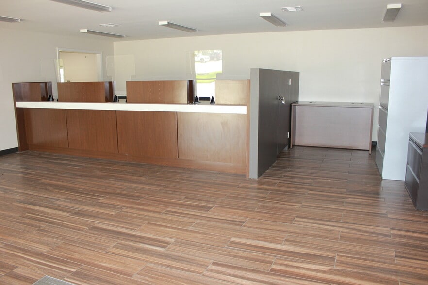 27373 Highway 42, Springfield, LA for lease - Building Photo - Image 2 of 11