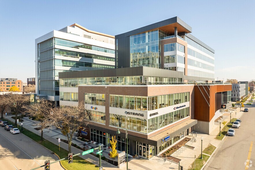 811 E Washington Ave, Madison, WI à louer - Photo du bâtiment - Image 3 de 10