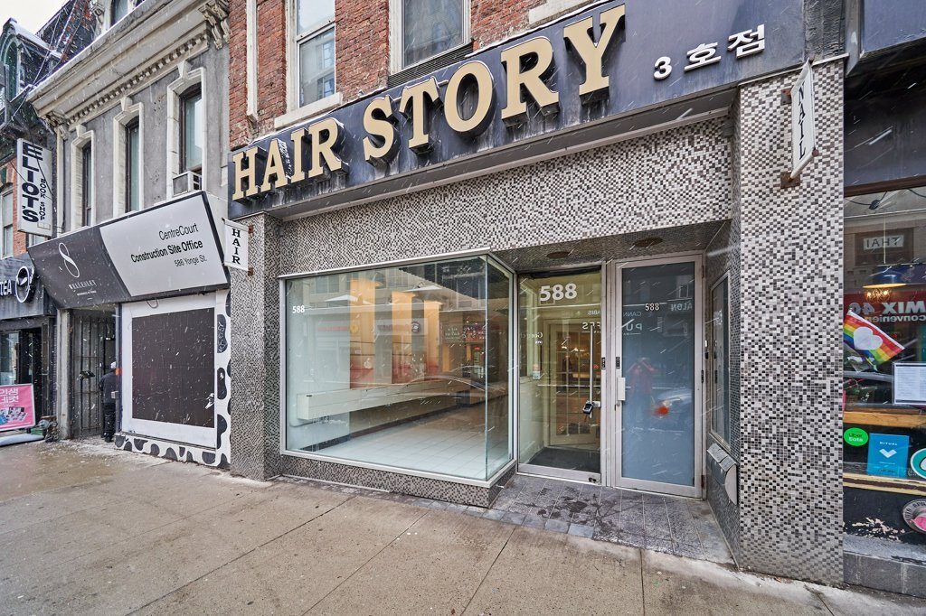 588 Yonge St, Toronto, ON à vendre Photo du bâtiment- Image 1 de 1