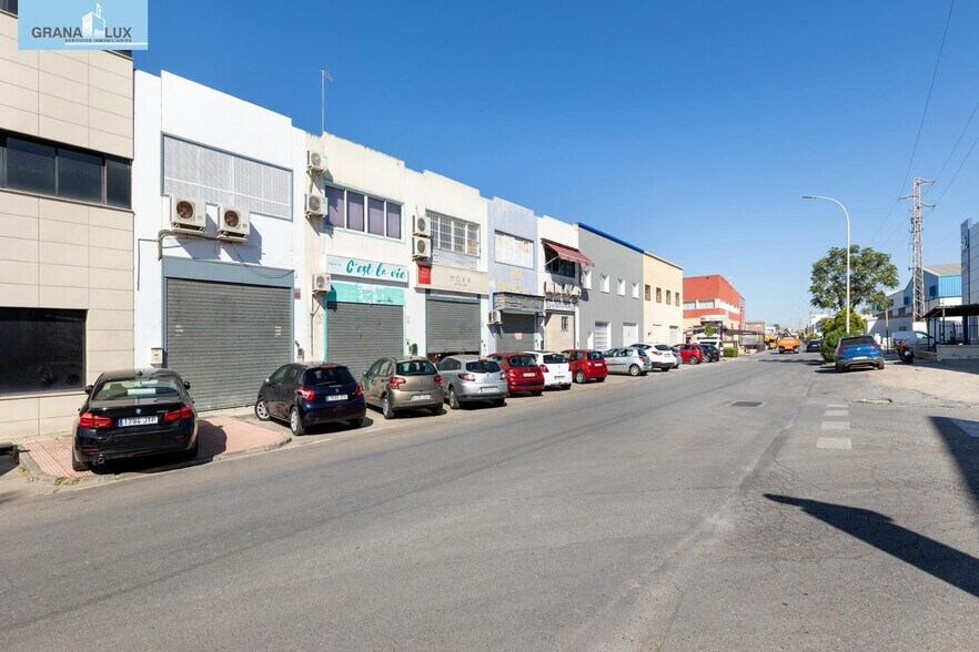 Commerce de détail dans Peligros à vendre - Photo du bâtiment - Image 2 de 28