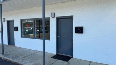 2921-2937 Gibbon Rd, Charlotte, NC à louer Photo du bâtiment- Image 2 de 2