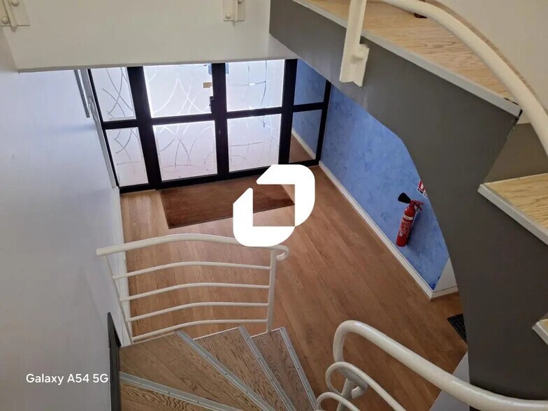Office in Boulogne-Billancourt for sale - Building Photo - Image 3 of 20