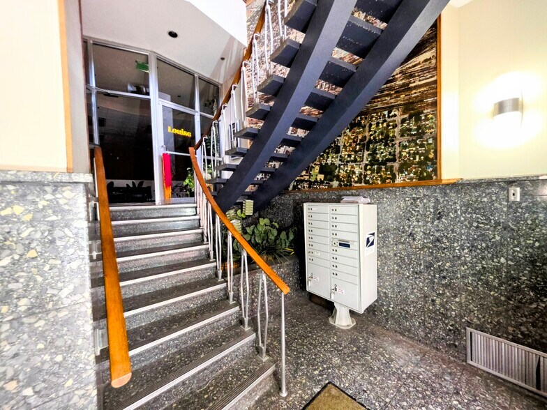 110 E 17th St, Cheyenne, WY à vendre - Photo du bâtiment - Image 2 de 9