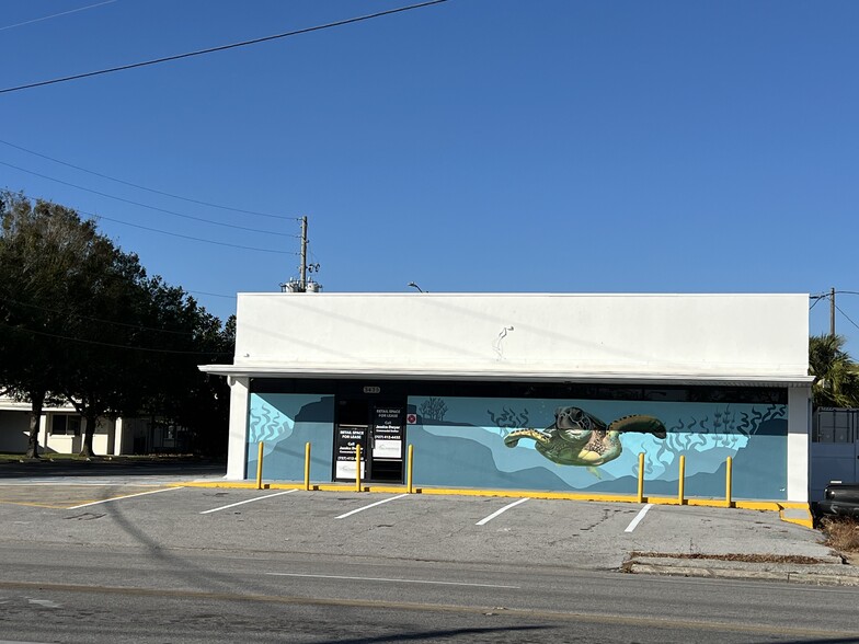 3435 30th Ave N, Saint Petersburg, FL for lease - Building Photo - Image 1 of 24