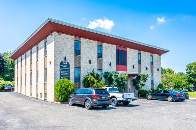 More details for 642 Broad St, Clifton, NJ - Office for Lease