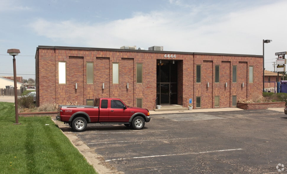 4444 O St, Lincoln, NE for lease - Building Photo - Image 2 of 5