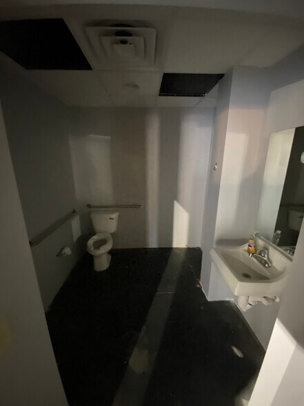 827 Leonard C Taylor Pkwy, Green Cove Springs, FL à louer - Photo intérieure - Image 3 de 6