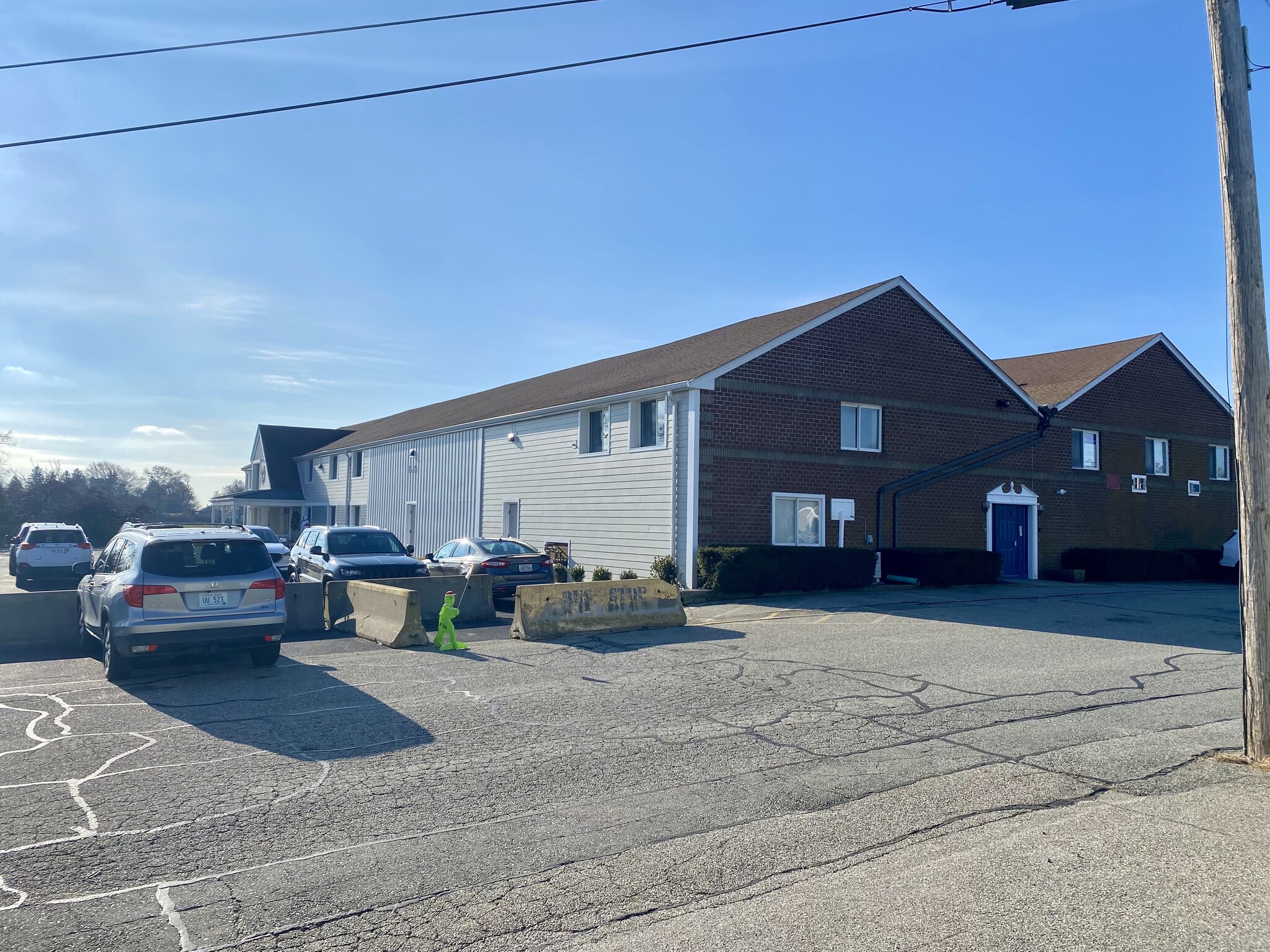 1676 E Main Rd, Portsmouth, RI for lease Building Photo- Image 1 of 5
