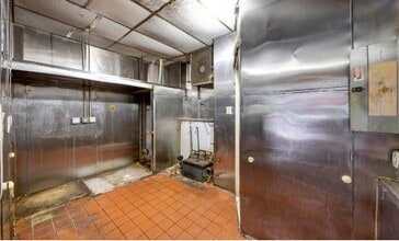 95 Elizabeth St, New York, NY for lease Interior Photo- Image 2 of 2