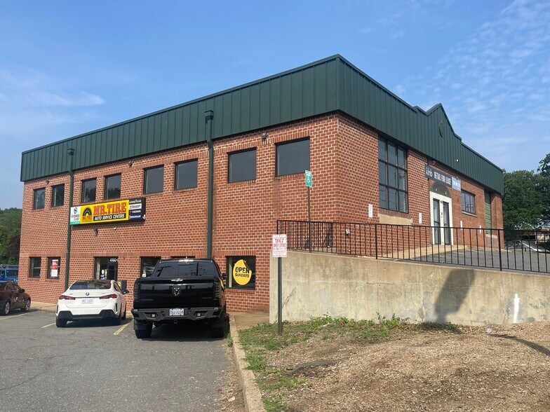 4160 S Four Mile Run Dr, Arlington, VA à louer - Photo du bâtiment - Image 3 de 4