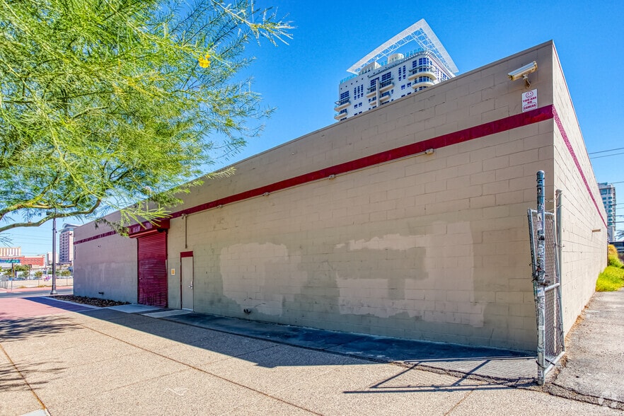 901 S 1st St, Las Vegas, NV for lease - Building Photo - Image 3 of 7