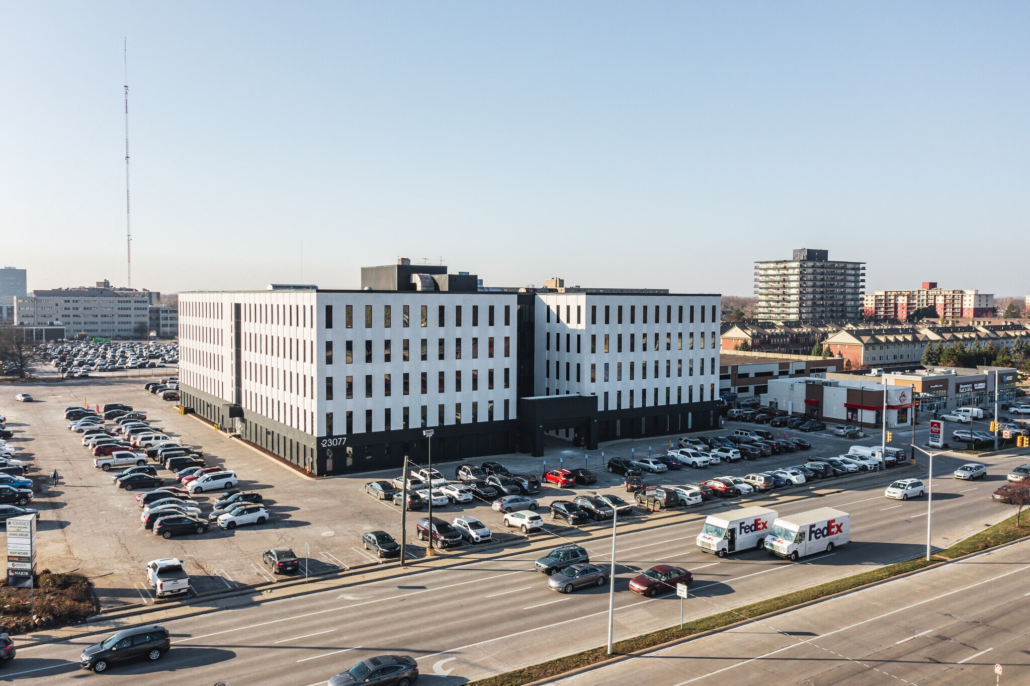 23077 Greenfield Rd, Southfield, MI à louer Photo principale- Image 1 de 7